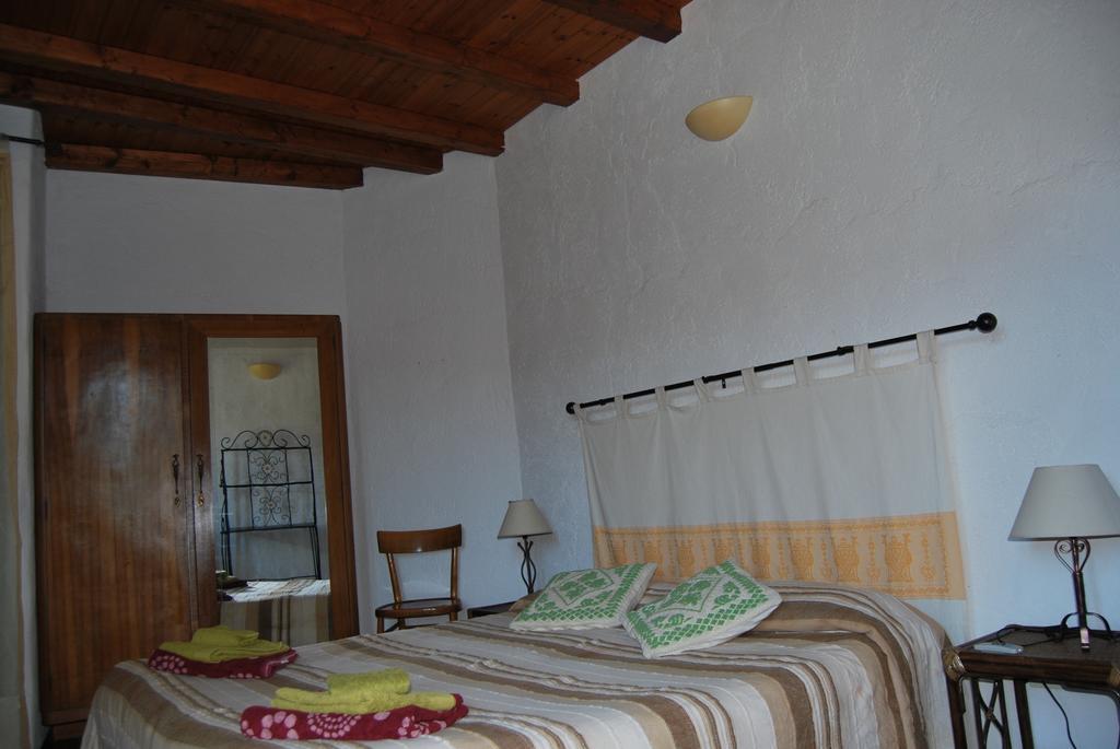Bolotana B&B Baddesalighes חדר תמונה