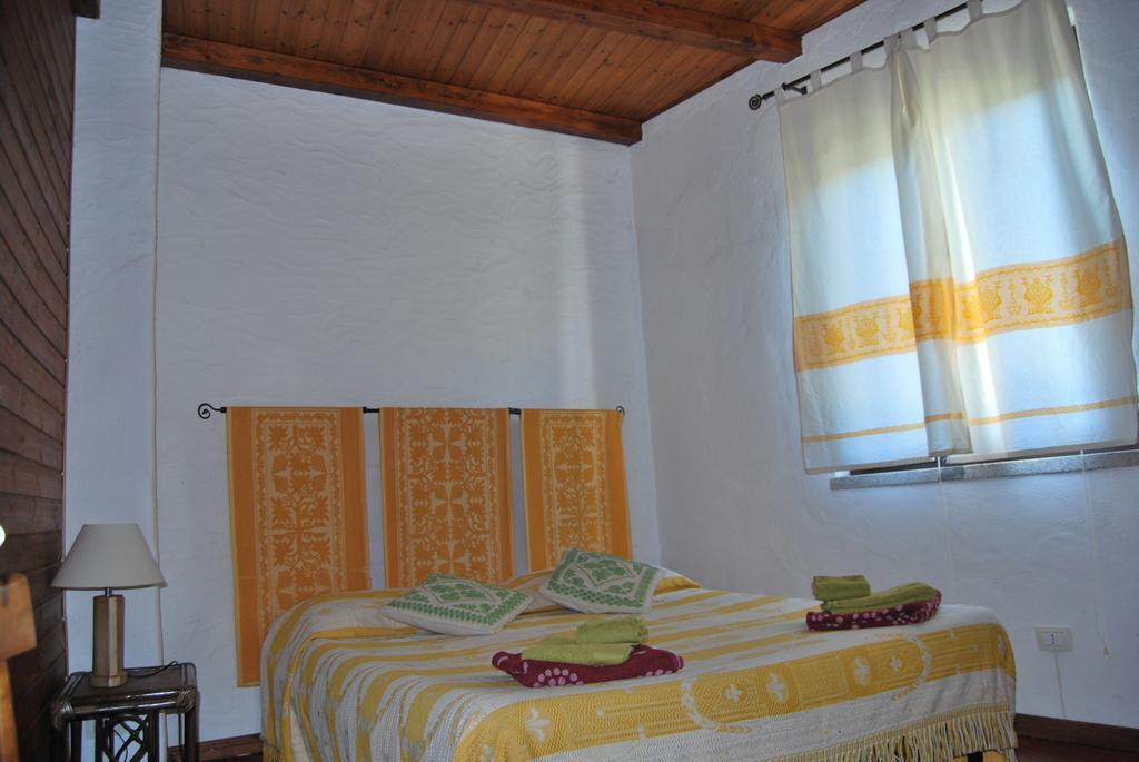 Bolotana B&B Baddesalighes חדר תמונה