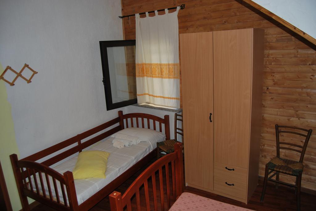 Bolotana B&B Baddesalighes חדר תמונה